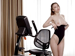 Culo grande, Morena, Penetracion con dedos, Masturbación, Flaco, Solo, Estriptis, Adolescente