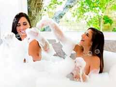 Culo grande, Mamada, Morena, Ffm, Penetracion con dedos, Peludo, Adolescente, Trio