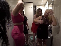 Blasen, Nahaufnahme, Schwanzloch, Gruppe, Handjob, Hardcore, Milf, Ablutschen