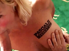 Gros seins, Blonde, Sucer une bite, Hard, Hd, Lingerie, Mère que j'aimerais baiser, Jarretelles