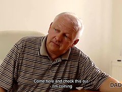 Sucer une bite, Brunette brune, Papa, Hd, Talons, Masturbation, Chatte, Adolescente