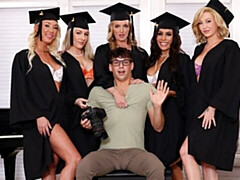 Grote kont, Grote lul, Grote mammen, Pijpbeurt, Hondjeshouding, Moeder die ik wil neuken, Orgie