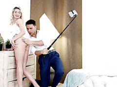 Chambre à dormir, Grosse bite, Blonde, Sucer une bite, En levrette, Seins naturels, Maigrichonne, Adolescente