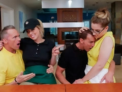 Arsch, Grosser arsch, Blondine, Blasen, Küssen, Lecken, Milf, Muschi