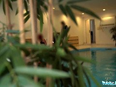Sucer une bite, Brunette brune, Tir de sperme, Hd, Monstre, Pov, Public, Criant