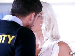 Grote mammen, Blond, Pijpbeurt, Tsjechisch, Naakt, Tatoeage, Tieten likken, Nat