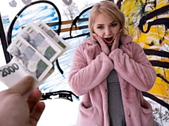 Gros cul, Grosse bite, Blonde, Sucer une bite, Argent, Cheveux courts, Maigrichonne, Adolescente
