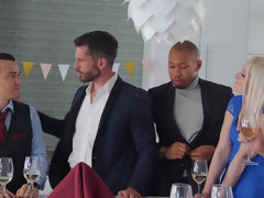 Bad, Grosse titten, Blasen, Braunhaarige, Betrug, Paar, Schwanz, Party