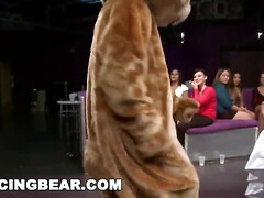 Grote lul, Grote mammen, Naakte man aangeklede vrouw, Genootschap, Lul, Grappig, Orgie, Tieten likken