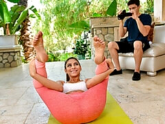 Sucer une bite, En levrette, Branlette thaïlandaise, Seins naturels, Rasée, Sport, Adolescente, Nénés