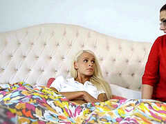 Sucer une bite, Petite femme, Réalité, Tatouage, Adolescente, Pute