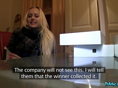 Enthousiasteling, Blond, Pijpbeurt, Rondborstig, Sperma, Buiten, Gezichtspunt, Douche