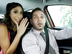 18 jaar, Grote kont, Grote lul, Bruinharig, Hondjeshouding, Latijnse vrouw, Tiener, Tieten likken