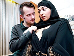Arabe, Gros cul, Grosse bite, Gros seins, Sucer une bite, En levrette, Mère que j'aimerais baiser