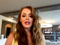 Enthousiasteling, Lieveling, Grote mammen, Vingeren, Huisgemaakt, Kut duiken, Alleen, Nat