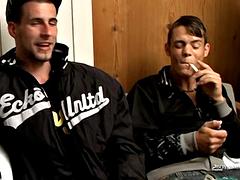 Gay, Sexo duro, Fumando
