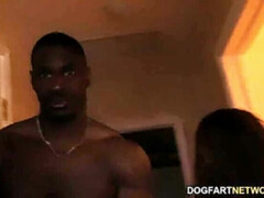 Grosse bite, Gros seins, Bukkaké, Tir de sperme, Partouze, Groupe, Hard, Interracial