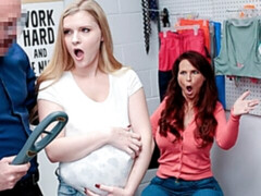 Grote kont, Grote mammen, Pijpbeurt, Hondjeshouding, 1 man 2 vrouwen, Moeder die ik wil neuken, Strippen, Trio