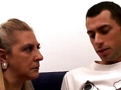 Grote mammen, Sperma in mond, Vies, Reusachtig, Moeder, Stiefmoeder, Kousen, Taboe