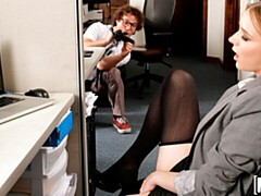 Kont, Grote lul, Pijpbeurt, Hondjeshouding, Natuurlijke tieten, Kort haar, Kousen, Tieten likken