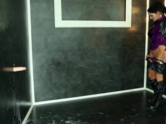 Любители, Дилдо, Женщины, Дыра в стене, Мастурбация, Натуральные сиськи, Сосущие, Влажная