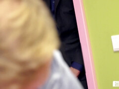 Blonde, Sucer une bite, Allemand, Lunettes, Hard, Seins naturels, Bureau