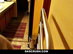 18 jaar, Stel, Lul, Sportzaal, Moeder die ik wil neuken, Tiener