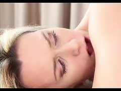 お尻, ブロンド, エロ熟女, バック, 手コキする, 淫乱熟女, ヤリマン, フェラする