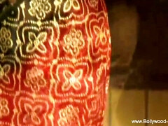 Любители, Большие сиськи, Грудастые, Индианки, Милф, Натуральные сиськи, Софткор, Сиськи