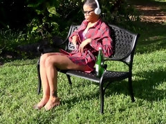 Черненькие, Сперма на лице, Очки, Натуральные сиськи, Короткая стрижка, Тощие, Молоденькие, Сиськи