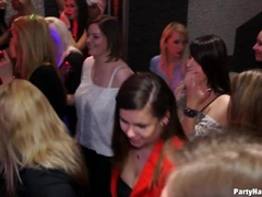 Aangekleed, Dansen, Hondjeshouding, Vrouw, Groep, Handbeurt, Orgie, Kousen