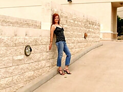 18 ans, Gros cul, Grosse bite, Sucer une bite, En levrette, Seins naturels, Adolescente, Nénés