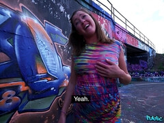 Leie, Braunhaarige, Tschechisch, Schwanz, Aufs gesicht abspritzen, Im freien, Piercing, Öffentlich