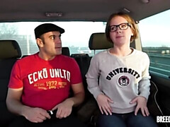 Grosser arsch, Grosser schwanz, Blasen, Auto, Hundestellung, Kurzes haar, Jungendliche (18+), Titten