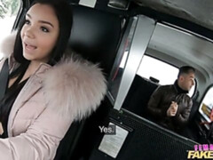 In den arsch, Grosser arsch, Grosse titten, Auto, Hundestellung, Rasiert, Strümpfe, Jungendliche (18+)