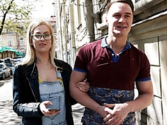 Grosse bite, Blonde, Sucer une bite, En levrette, Seins naturels, Maigrichonne, Adolescente, Nénés