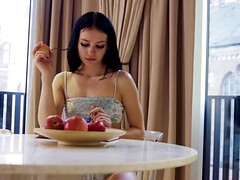 18 летние, Красотки, Большие сиськи, Брюнетки, Хд, Лесбиянка, Лизание, Натуральные сиськи