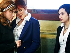 18 jaar, Badkamer, Likken, Natuurlijke tieten, Kut duiken, Mager, Strippen, Tiener