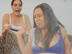 指いじり, キス, レズビアン, なめる, オナニー, オマンコ, ストリッピング, ティーン