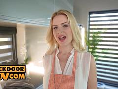 Grosser schwanz, Blondine, Blasen, Spermaladung, Erstes mal, Hardcore, Pov, Titten