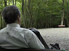 Asiatique, Gros seins, Sucer une bite, Fétiche, Branlette thaïlandaise, Japonaise, Public, Nénés