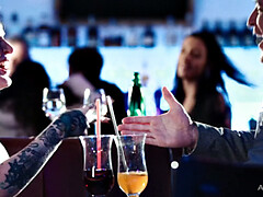 アナル, 舐める尻, 浴室, デカ尻, デカパイ, フェラチオ, スカート, タトゥー