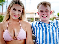 Gros cul, Grosse bite, Gros seins, Blonde, Sucer une bite, En levrette, Mère que j'aimerais baiser, Chatte