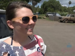 Sucer une bite, Brunette brune, Éjaculation interne, Lunettes, Pov, Chatte, Nénés, Vibromasseur