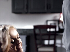 Blonde, Gorge profonde, Queue, Hd, Cuisine, Mère que j'aimerais baiser, Seins naturels, Plan cul à trois