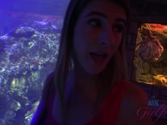 Amateur, Salle de bains, Brunette brune, Robe, Orgasme, Pov, Gicler, Nénés