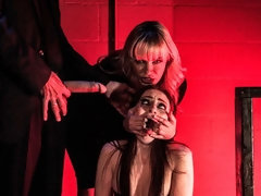 Cul, Blonde, Brunette brune, En levrette, Branlette thaïlandaise, Fête, Adolescente, Nénés