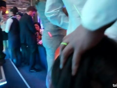 ブロンド, 衣服着たままセックス, 異人種間, パーティ, フェラする, スインガー, ユニフォーム, 濡れ