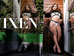 Grosser arsch, Grosser schwanz, Blasen, Braunhaarige, Hundestellung, Natürlich, Jungendliche (18+), Titten