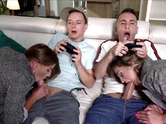 Tetas grandes, Mamada, Morena, Corridas, Cuadrupleta, Hd, Masturbación